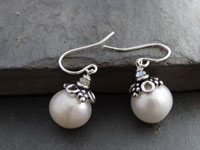 Image of Pearl Earrings
